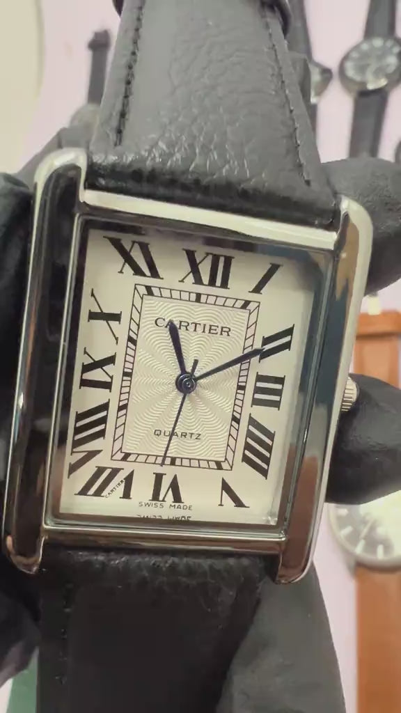 Cartier Tank Old Money Look with leather strap